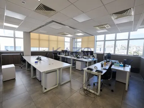 Top Floor Office 850m2 for Rent in Kapsalos - 11