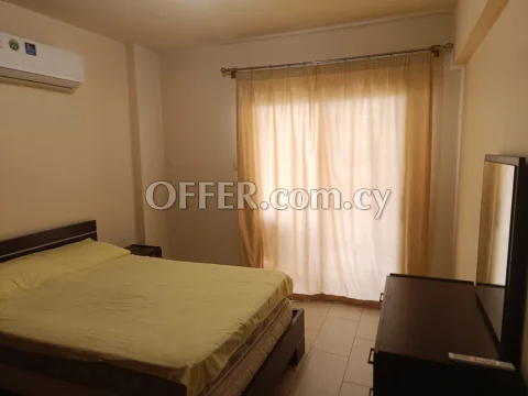 Peny lopes 9 behind sklavenedas - Main Photo