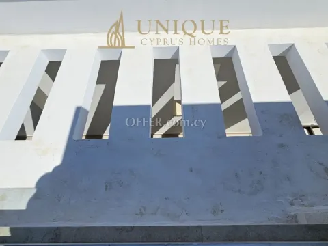 Exclusive Long-Term Villa Rentals with Sea Views in Paphos - Main Photo