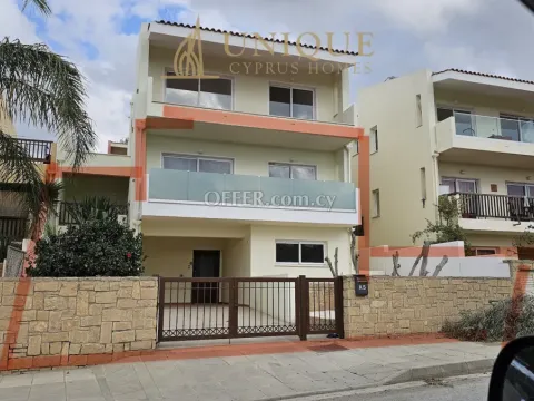 3 Bedroom Townhouse Near Historic Tomb of Kings - Main Photo