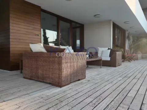 Spacious Egkomi Villa with Gym and Garden - 11