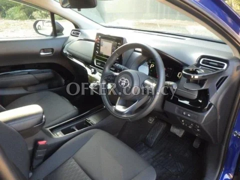 2022 Toyota AQUA 1.5L Automatic Hatchback - 6