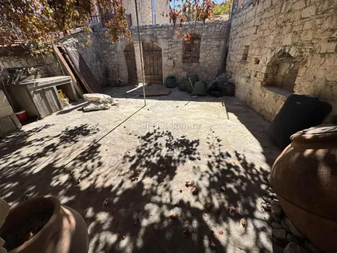 2-bedroom Village House 82 sqm in Lofou - Main Photo