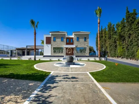 EXCLUSIVE VILLA WITH PANORAMIC VIEW IN KOUKLIA, PAPHOS - Main Photo