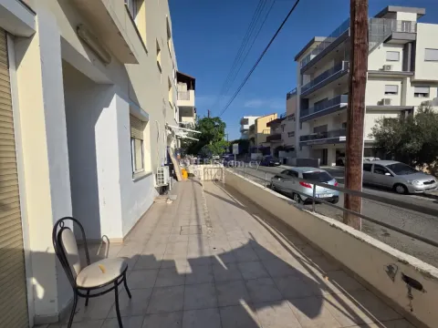 Spacious Ground Floor Apartment in Lively Agios Ioannis - 7
