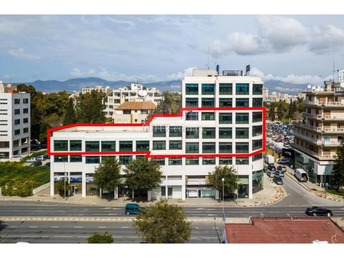 Offices in Agioi Omologites in Nicosia for sale - 1