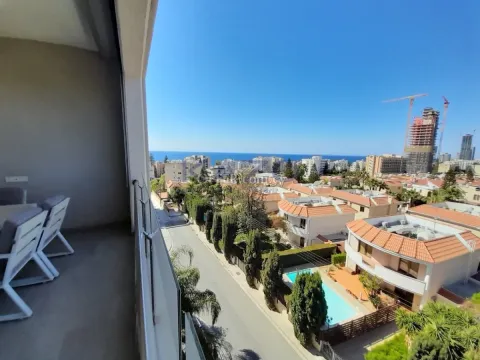 Spacious Four Bedroom Penthouse in Coastal Tourist Area - 4