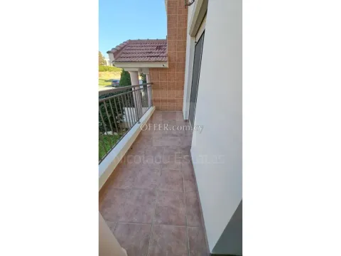 Spacious garden flat Ayios Athanasios Limassol Cyprus - 9