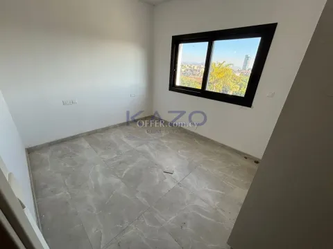 Spacious Three Bedroom Apartment with Pool and Gym - 6