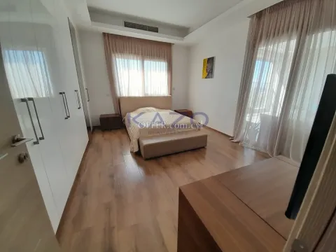 Spacious Four Bedroom Penthouse in Coastal Tourist Area - 9