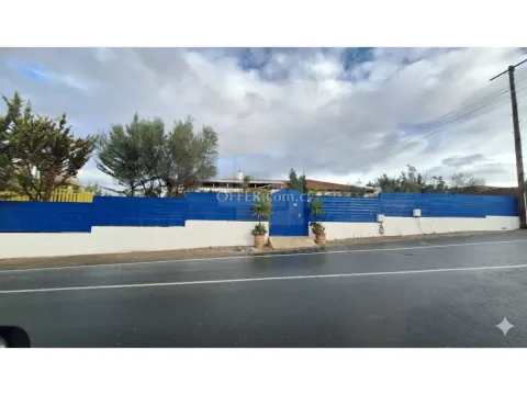 Villa in large 900m2 plot 5 bedrooms with pool and photovoltaics - Main Photo