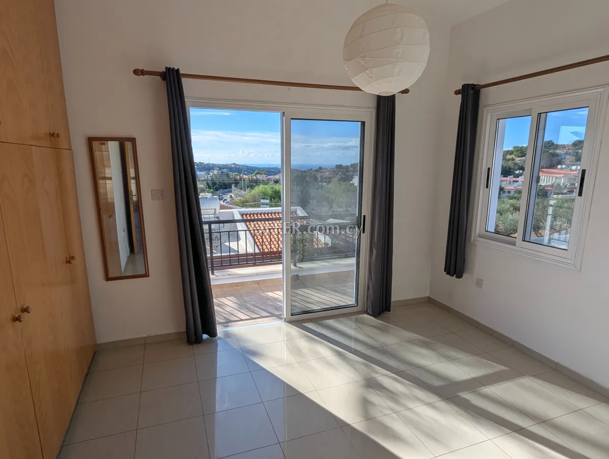 4-bedroom Detached Villa 180 sqm in Pissouri - 13