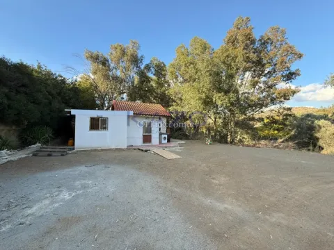 Spacious Pyrgos Villa With Pool Large Plot - 5