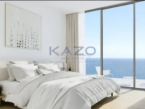 Luxury Three Bedroom Seafront Apartment - 4