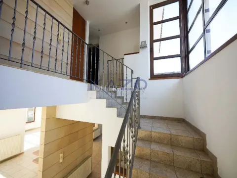 Spacious Four Bedroom Egkomi Home on Large Plot - 5