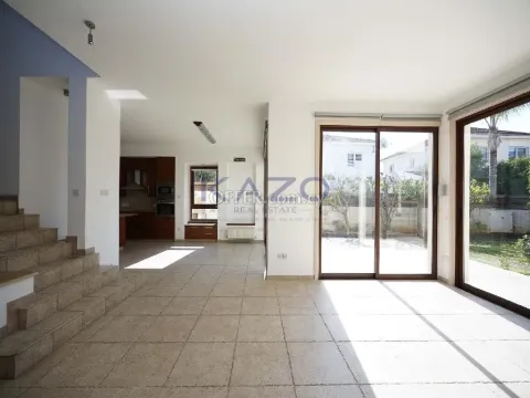Spacious Four Bedroom Egkomi Home on Large Plot - 10