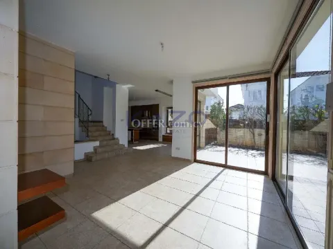 Spacious Four Bedroom Egkomi Home on Large Plot - 8