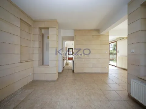 Spacious Four Bedroom Egkomi Home on Large Plot - 7