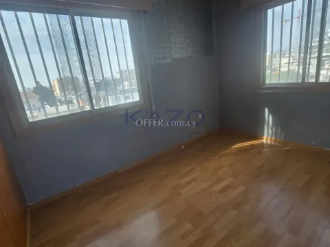 Spacious 3 Bedroom Apartment in Vibrant City Center - 6