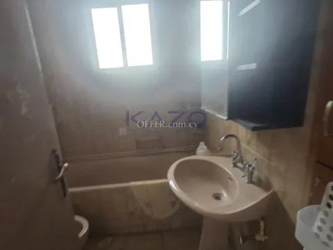 Spacious 3 Bedroom Apartment in Vibrant City Center - 4