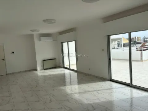 3 - BEDROOM PENTHOUSE FOR RENT CLOSE TO AJAX HOTEL! - Main Photo