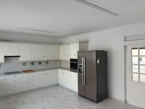 3 - BEDROOM PENTHOUSE FOR RENT CLOSE TO AJAX HOTEL! - 11