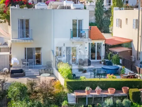 Semi Detached Villa in Goudi - 9