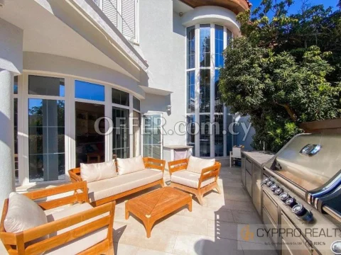 5 bedroom villa in Pyrgos near Parklane - 5