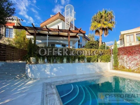 5 bedroom villa in Pyrgos near Parklane - Main Photo