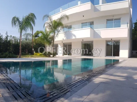 Ultra-modern 5 Bedroom Villa in Potamos Germasogeias - Main Photo