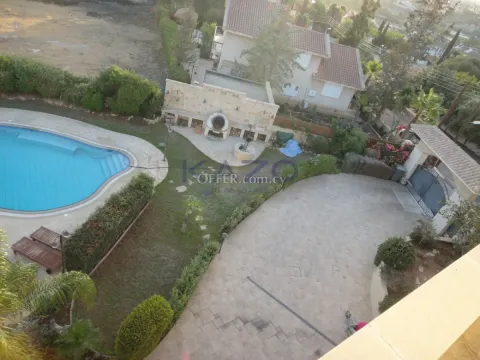 Spacious Seven Bedroom Villa with Sea View - 5