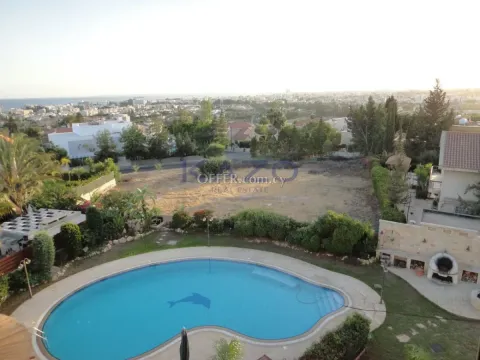 Spacious Seven Bedroom Villa with Sea View - 3