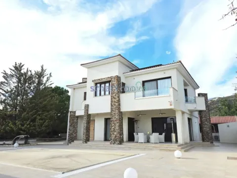 5 Bedroom Luxury Detached Villa For Rent Apesia Limassol - Main Photo