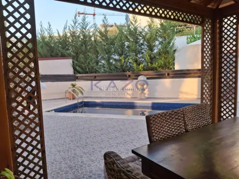 Spacious 4 Bedroom Home with Pool in Agios Athanasios - 13