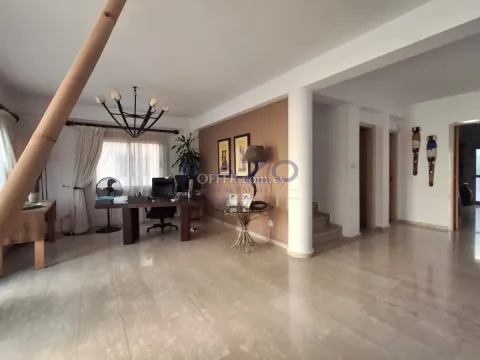 Spacious 4 Bedroom Home with Pool in Agios Athanasios - 12