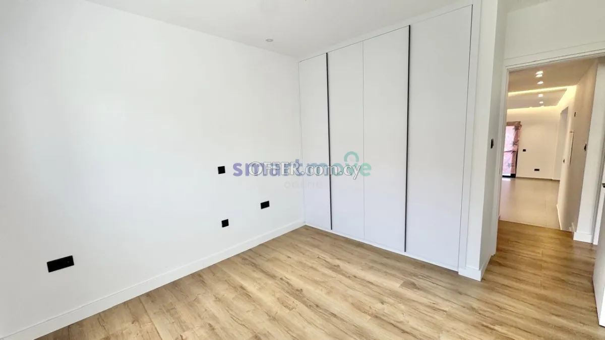 4 Bedroom Semi - Detached House For Sale Kato Polemidia Limassol - 3