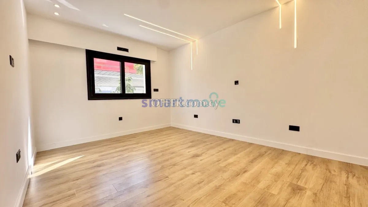 4 Bedroom Semi - Detached House For Sale Kato Polemidia Limassol - 2