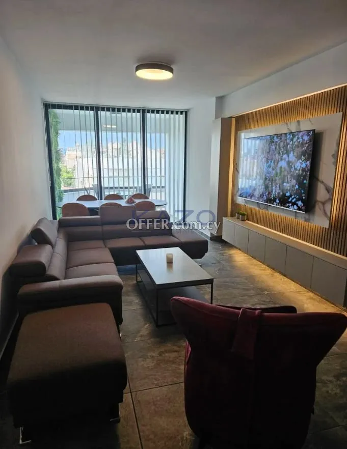 Modern Fully Furnished 3-Bedroom Apartment in Mesa Geitonia - 1