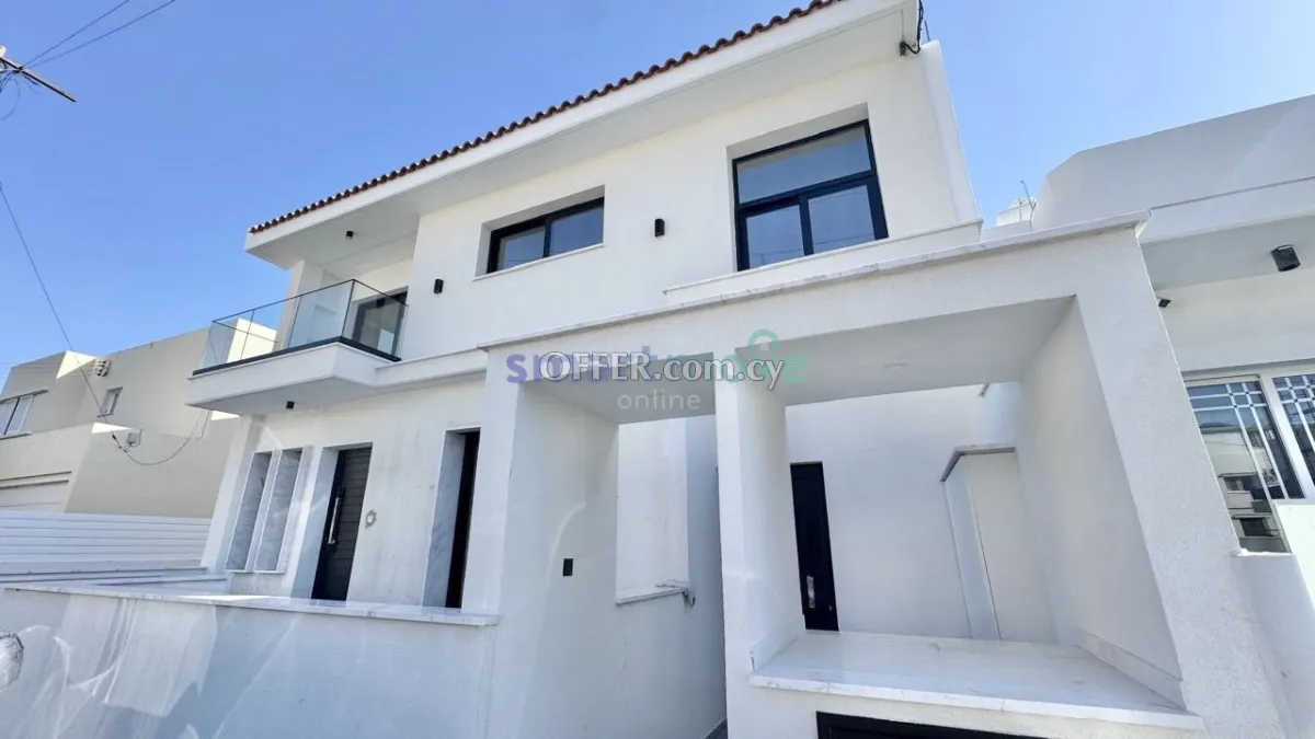 4 Bedroom Semi - Detached House For Sale Kato Polemidia Limassol - 10