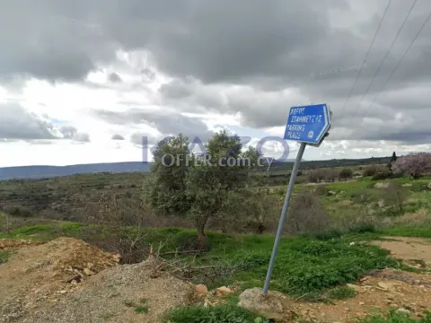 Field for sale 400 m2 in scenic Lofou - Main Photo