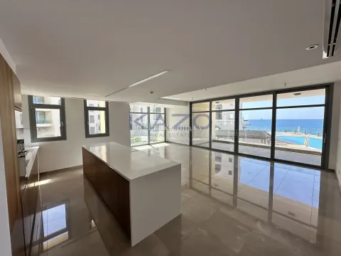 Exquisite Seafront Apartment in Limassol Marina - Main Photo