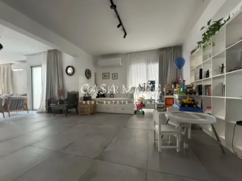 4 bedrooms House in Egkomi - 8