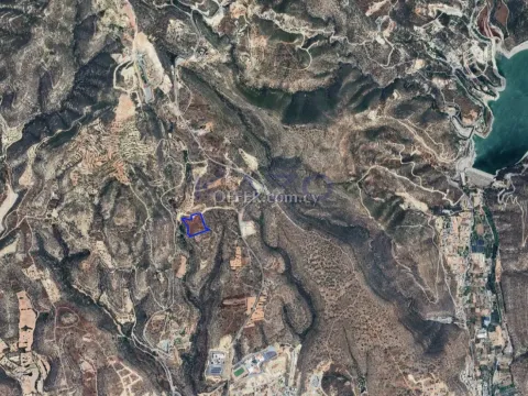 Large Field Plot for Sale in Agios Athanasios (Landlocked) - 2