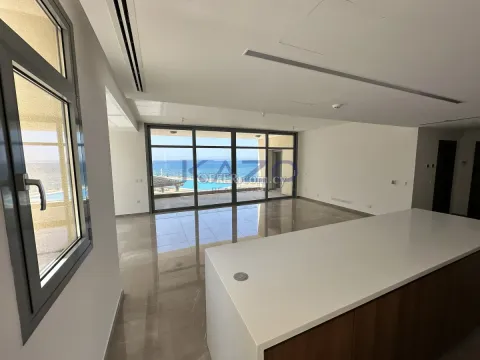 Exquisite Seafront Apartment in Limassol Marina - 13