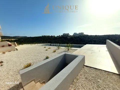 Modern Villa with Sea View in Aphrodite Hills - 10