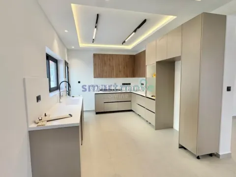 4 Bedroom Semi - Detached House For Sale Kato Polemidia Limassol - 8
