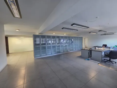 Spacious Top Floor Office for Rent Agios Ioannis - 9