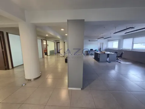 Spacious Top Floor Office for Rent Agios Ioannis - 8