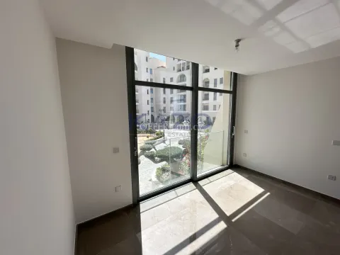 Exquisite Seafront Apartment in Limassol Marina - 7
