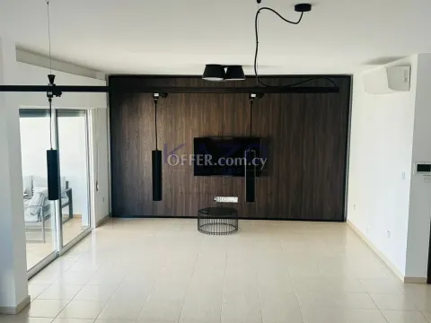 Spacious 3 Bedroom Top Floor Apartment in Mesa Geitonia - Main Photo